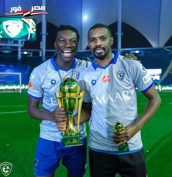 الهلال يُتوج بكأس الملك بعد الإطاحة بالنصر