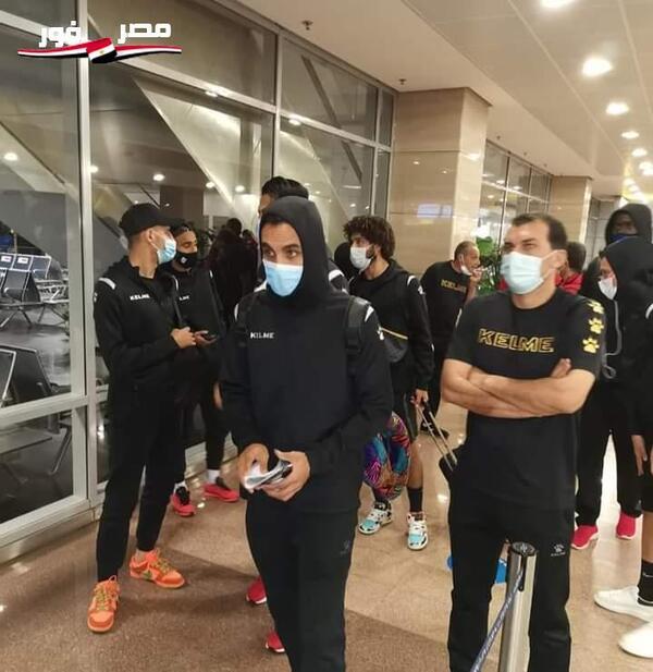 بالصور… وصول بعثة المقاولون العرب الي مطار القاهرة