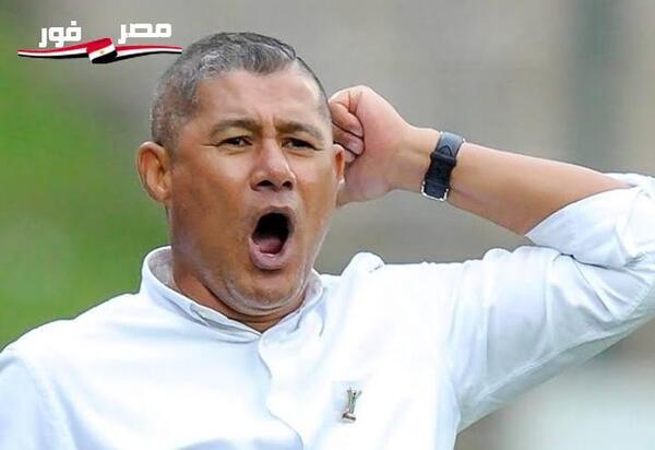 المدرب العام للأهلي يعقد محاضرة فيديو مع لاعبي الأهلي في مران اليوم